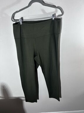 Jones New York 1x High-Waist Cropped Leggings in Olive Green